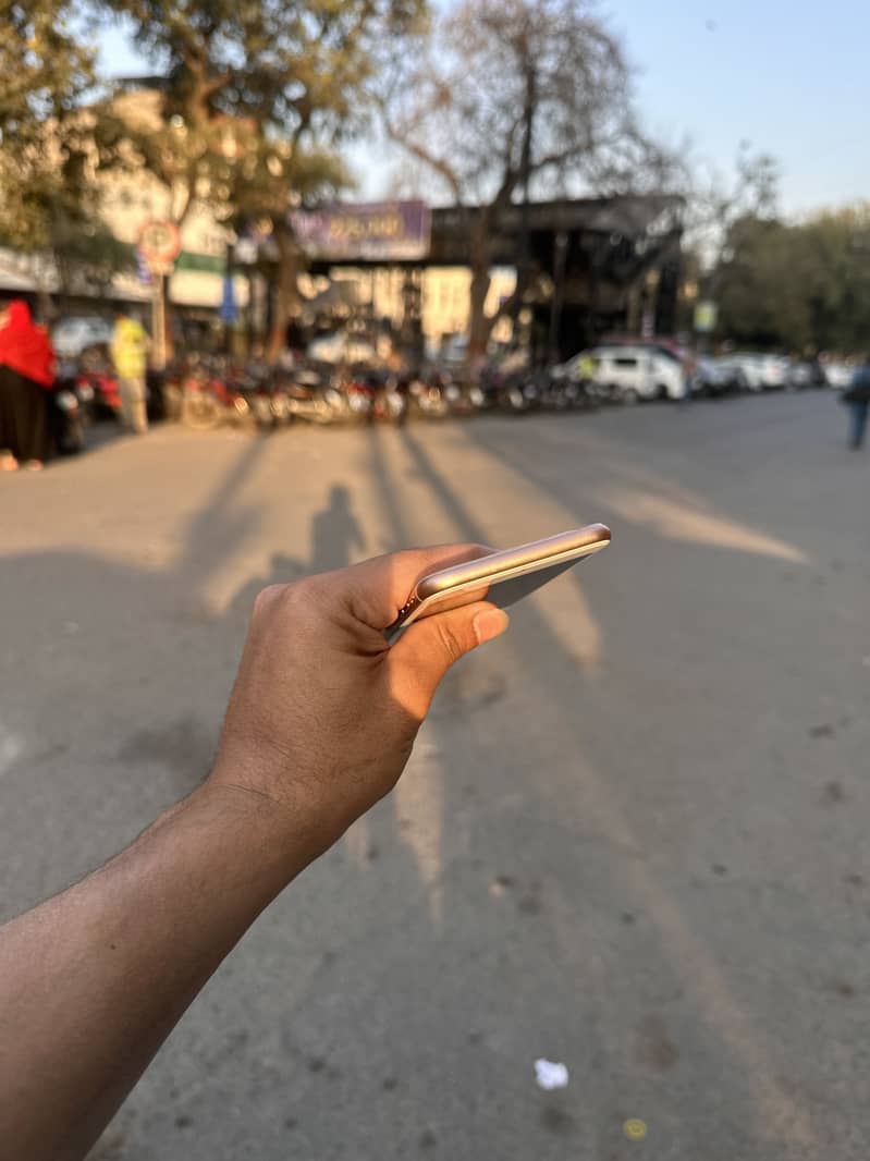 Apple iPhone 8 1