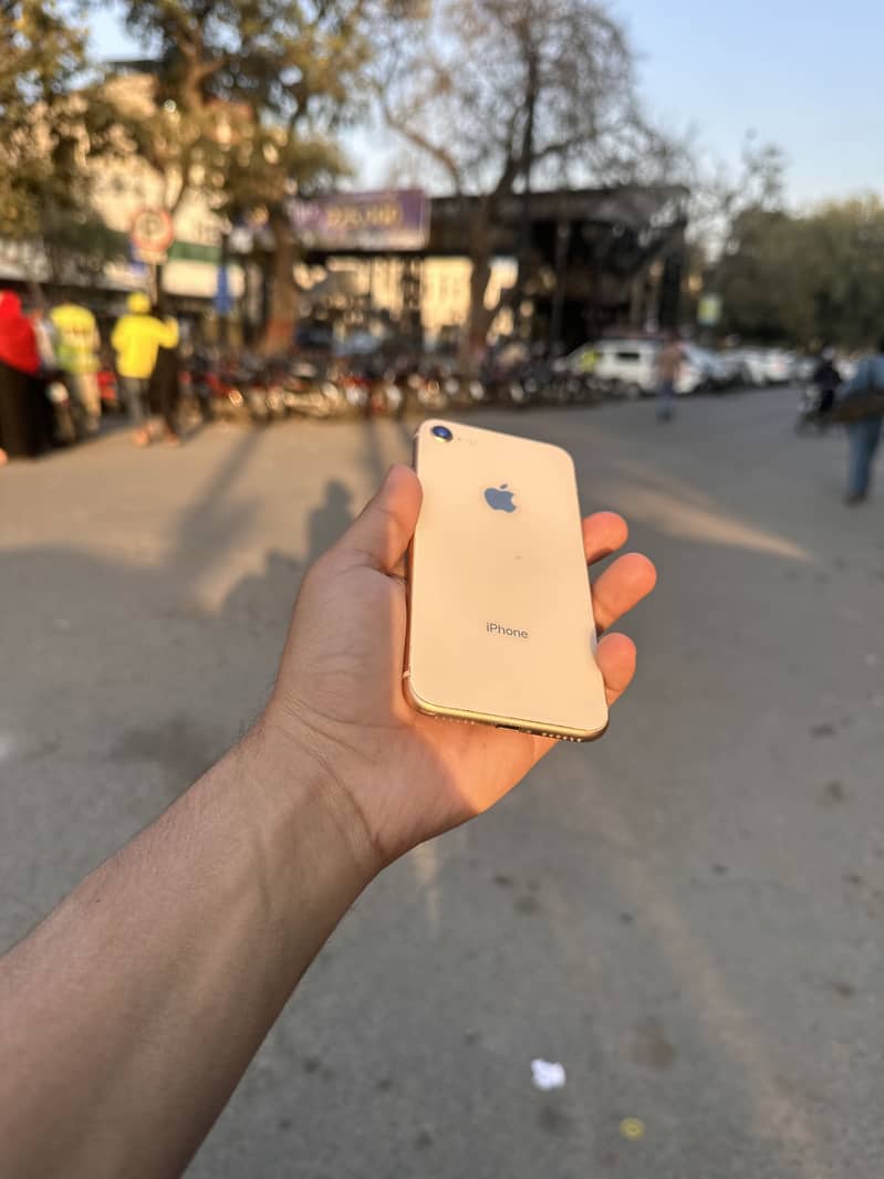 Apple iPhone 8 5