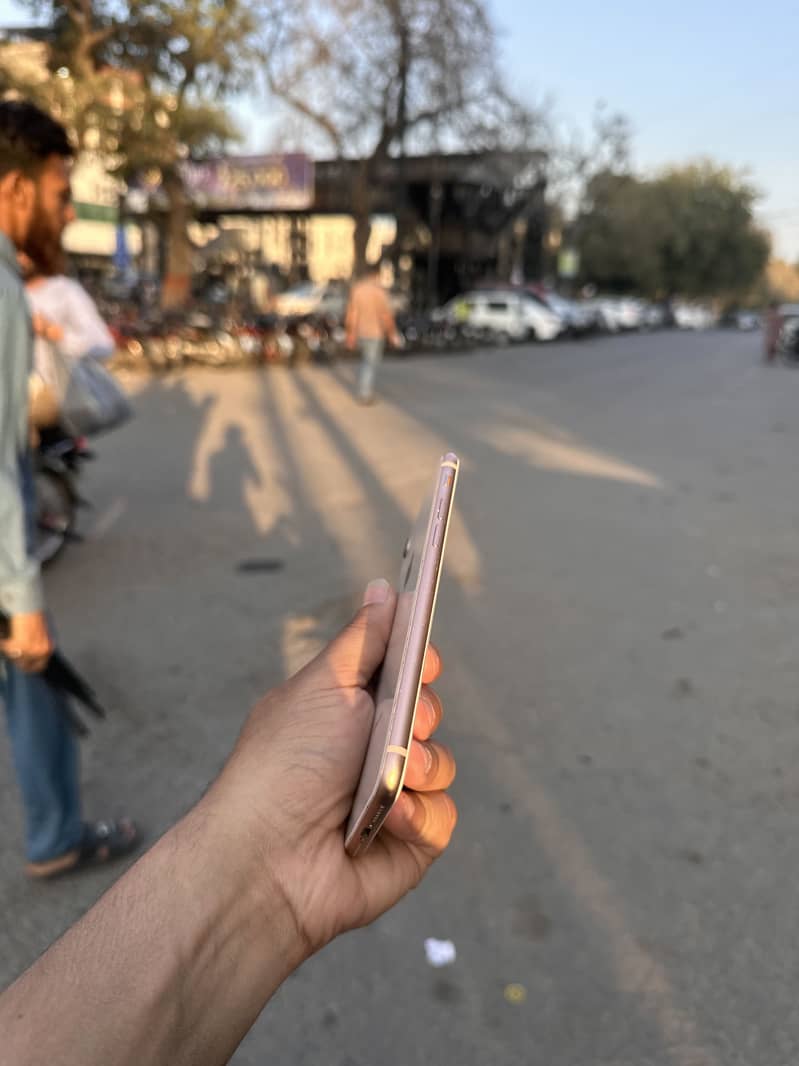 Apple iPhone 8 7