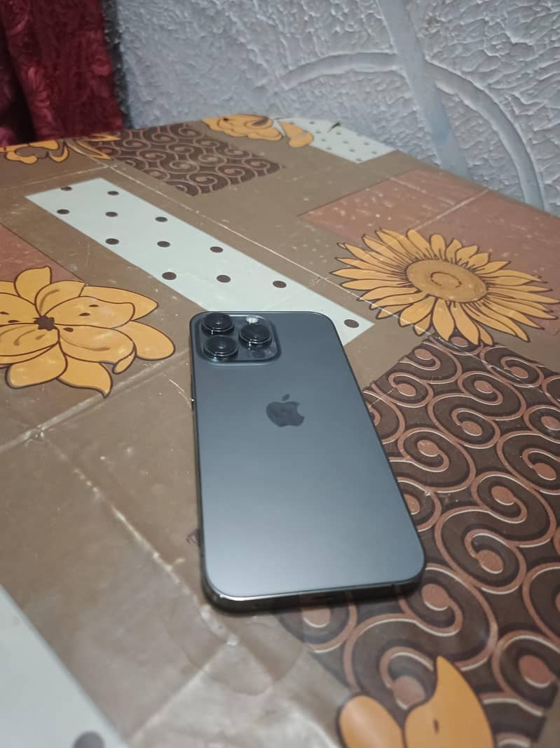 Apple iPhone 13 Pro 2