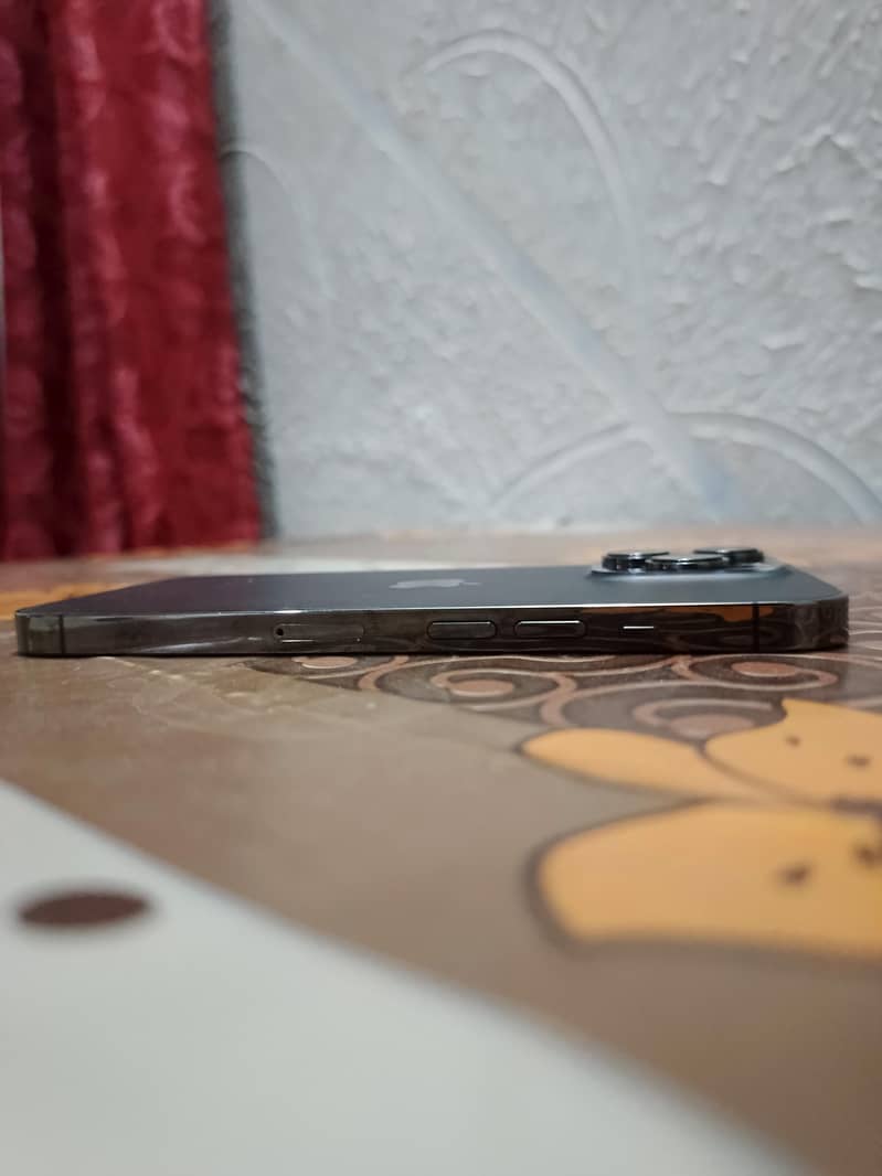 Apple iPhone 13 Pro 6