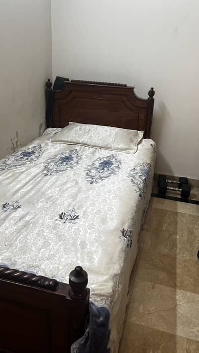 Single origin wood bed