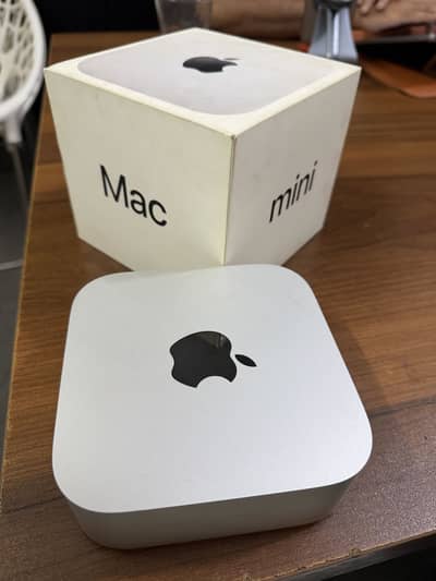 Mac Mini 8/256 M4 2025 Box open