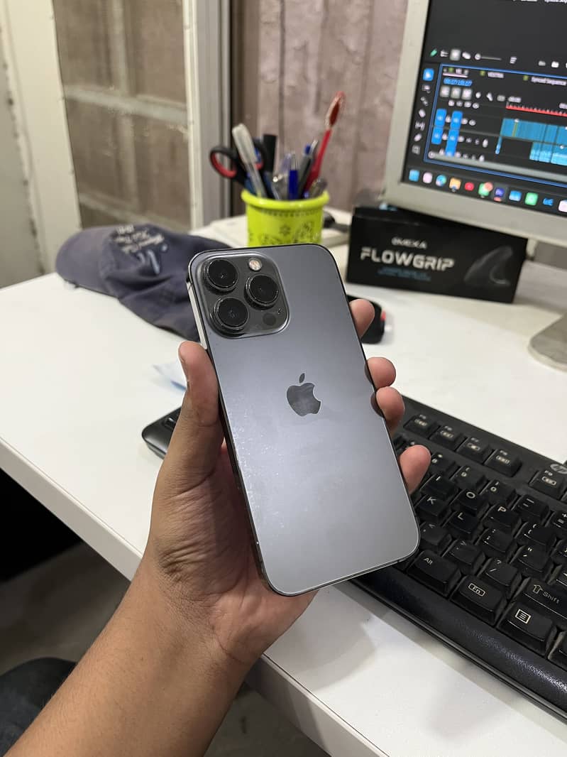 Apple iPhone 13 Pro 0