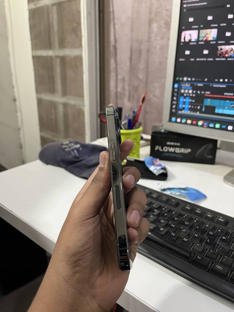 Apple iPhone 13 Pro 3