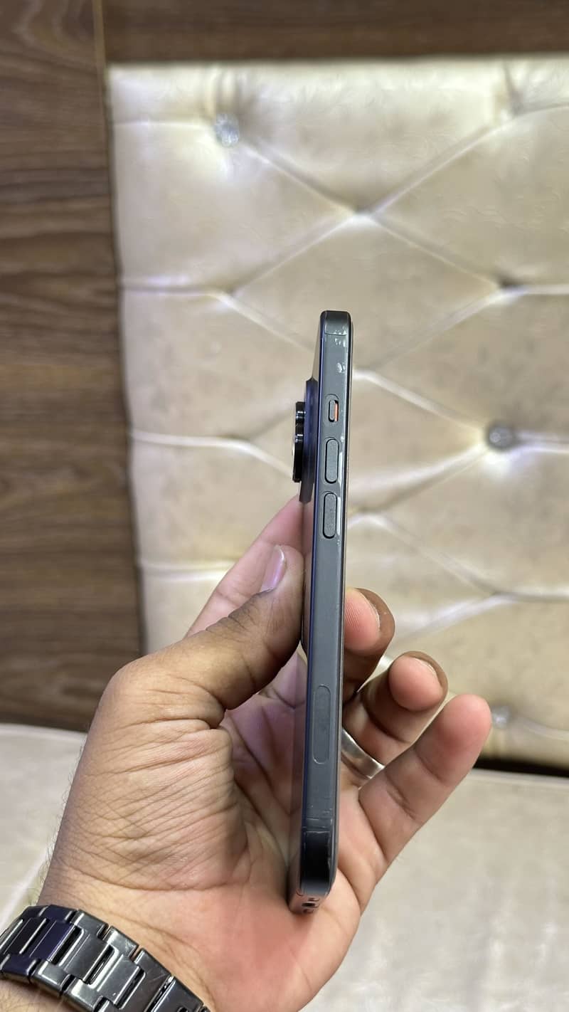 Apple iPhone 15 2