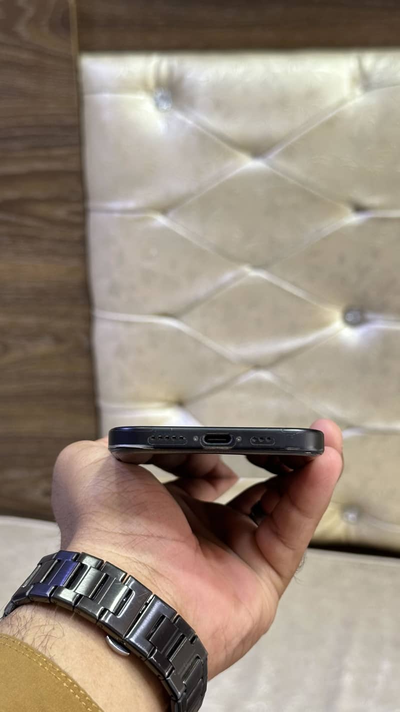 Apple iPhone 15 5