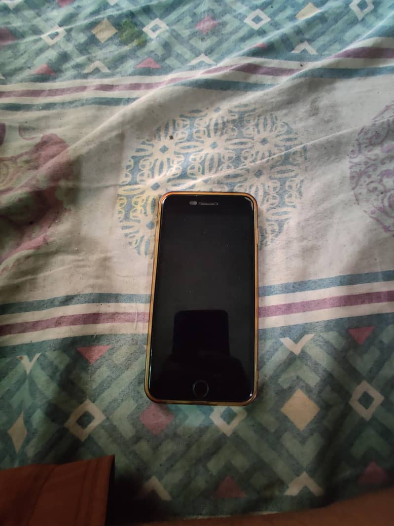 Apple iPhone 6 Plus 0