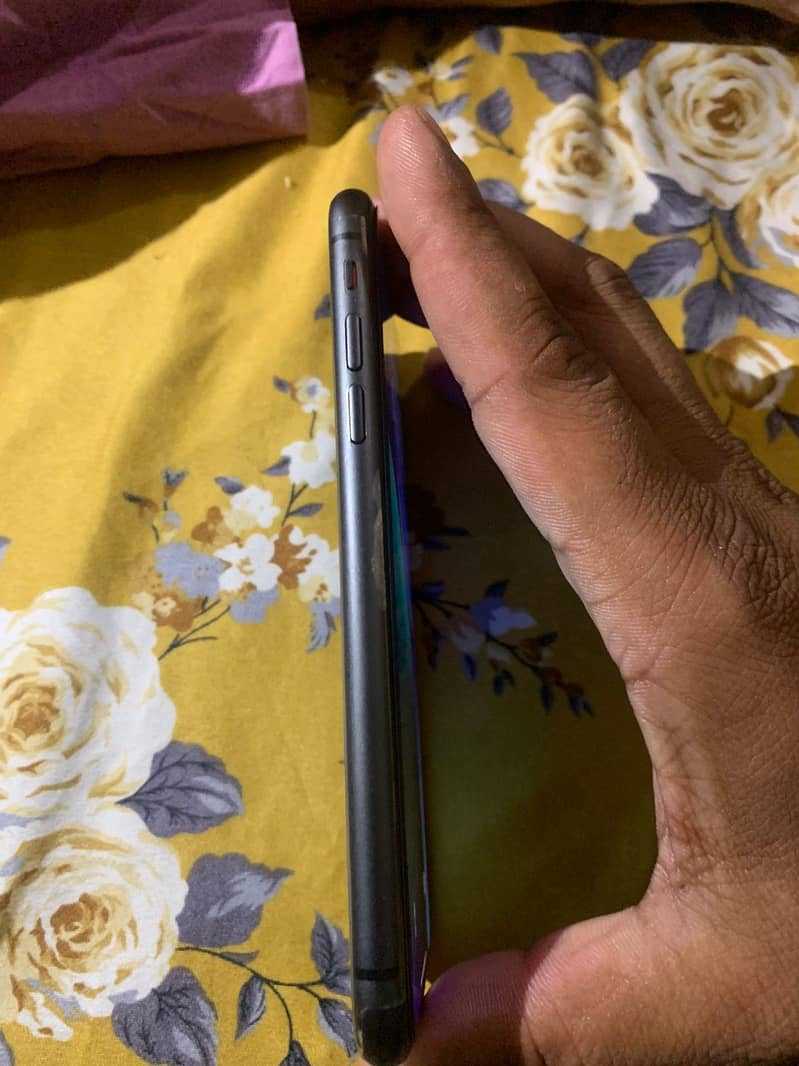 Apple iPhone 11 2