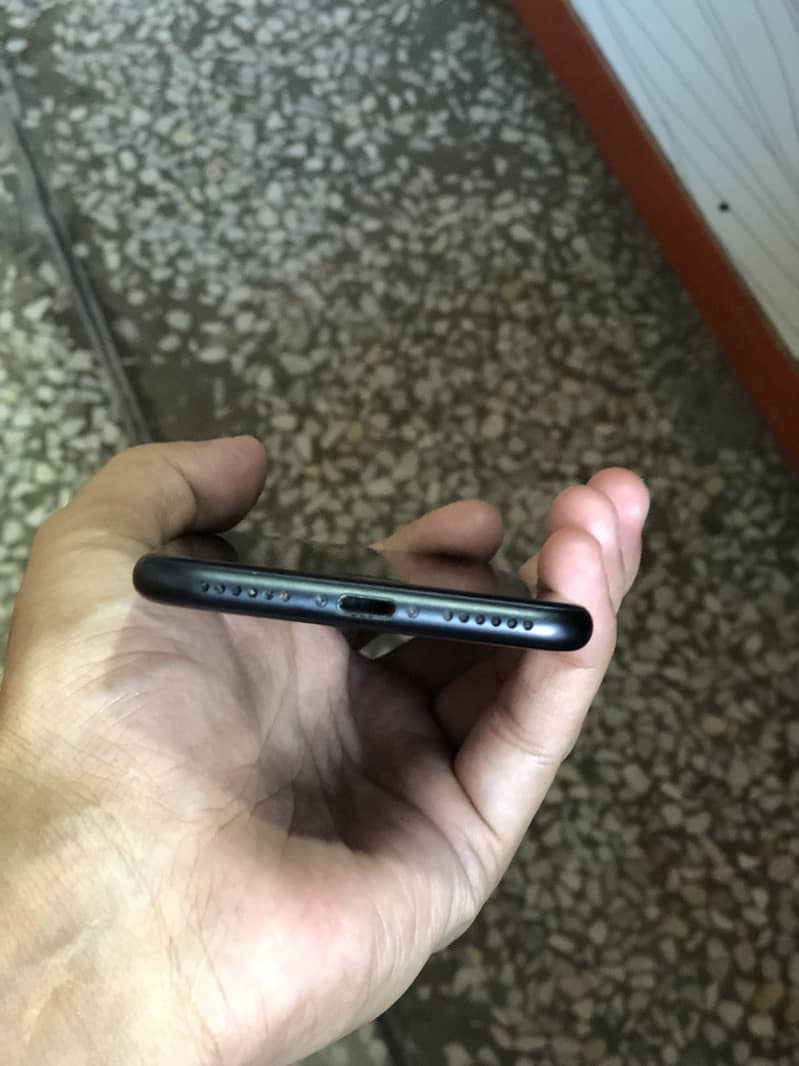 iPhone 7 3
