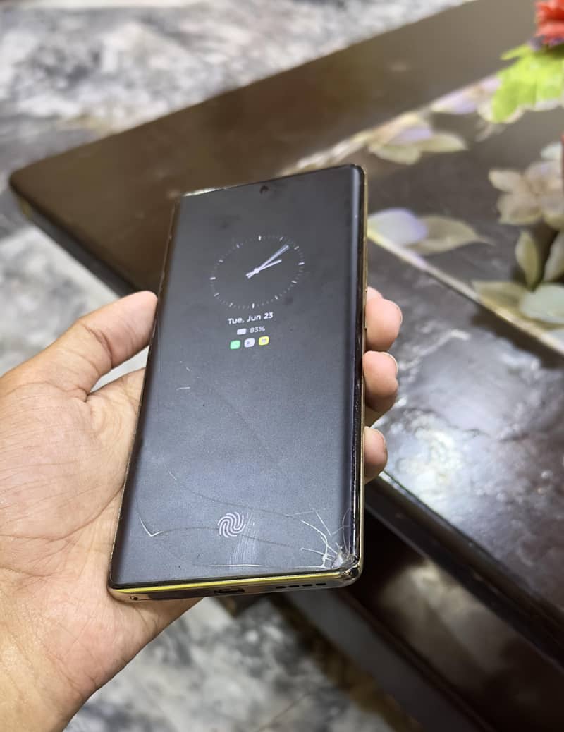 Infinix Note 40 Pro 5