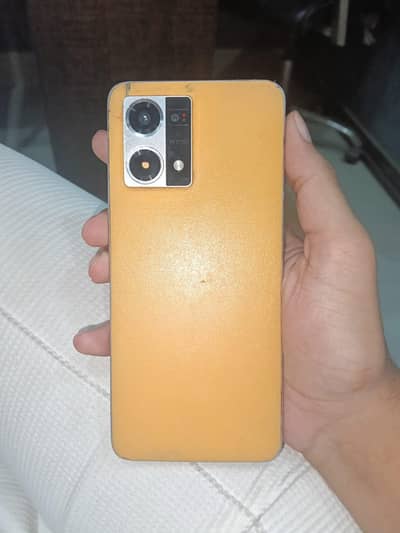 OPPO F21