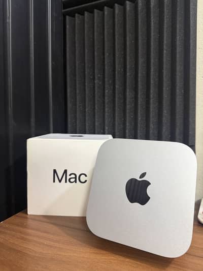 Mac Mini 8/256 M4 2025 Box open