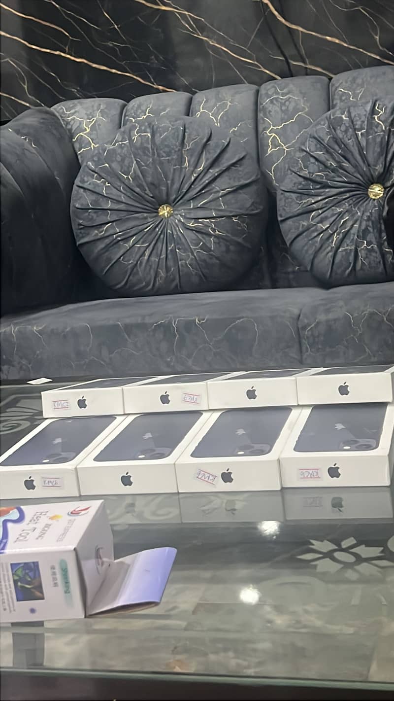 Apple iPhone 13 2