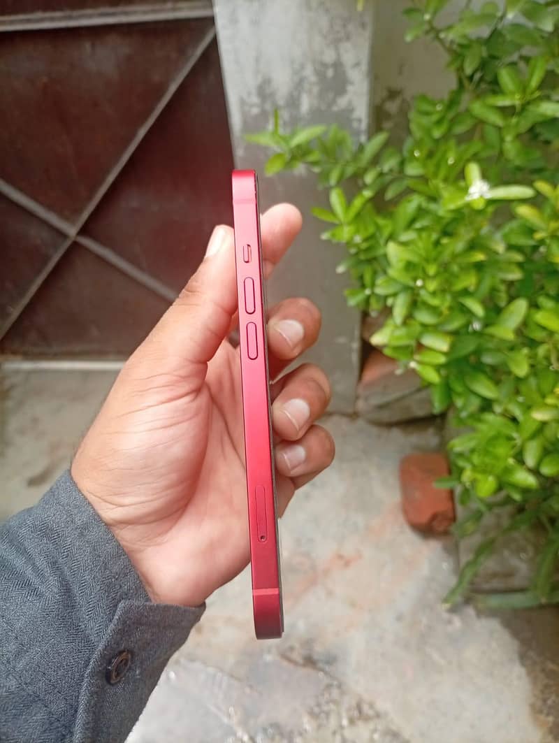 Apple iPhone 13 2