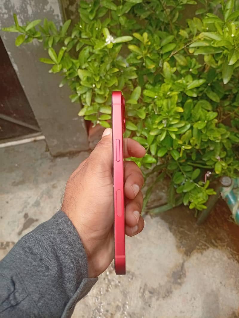 Apple iPhone 13 5