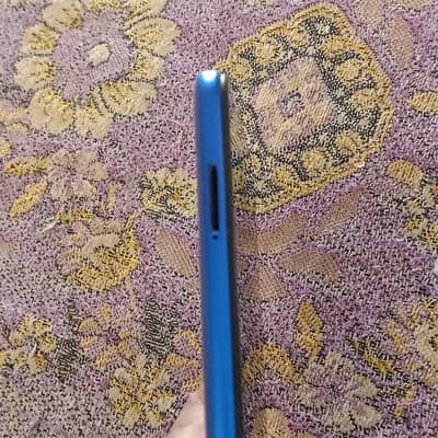 جِس کو سمجھ آئے اچھی قیمتِ لگا کر لے لے ,Xiaomi Redmi 8A