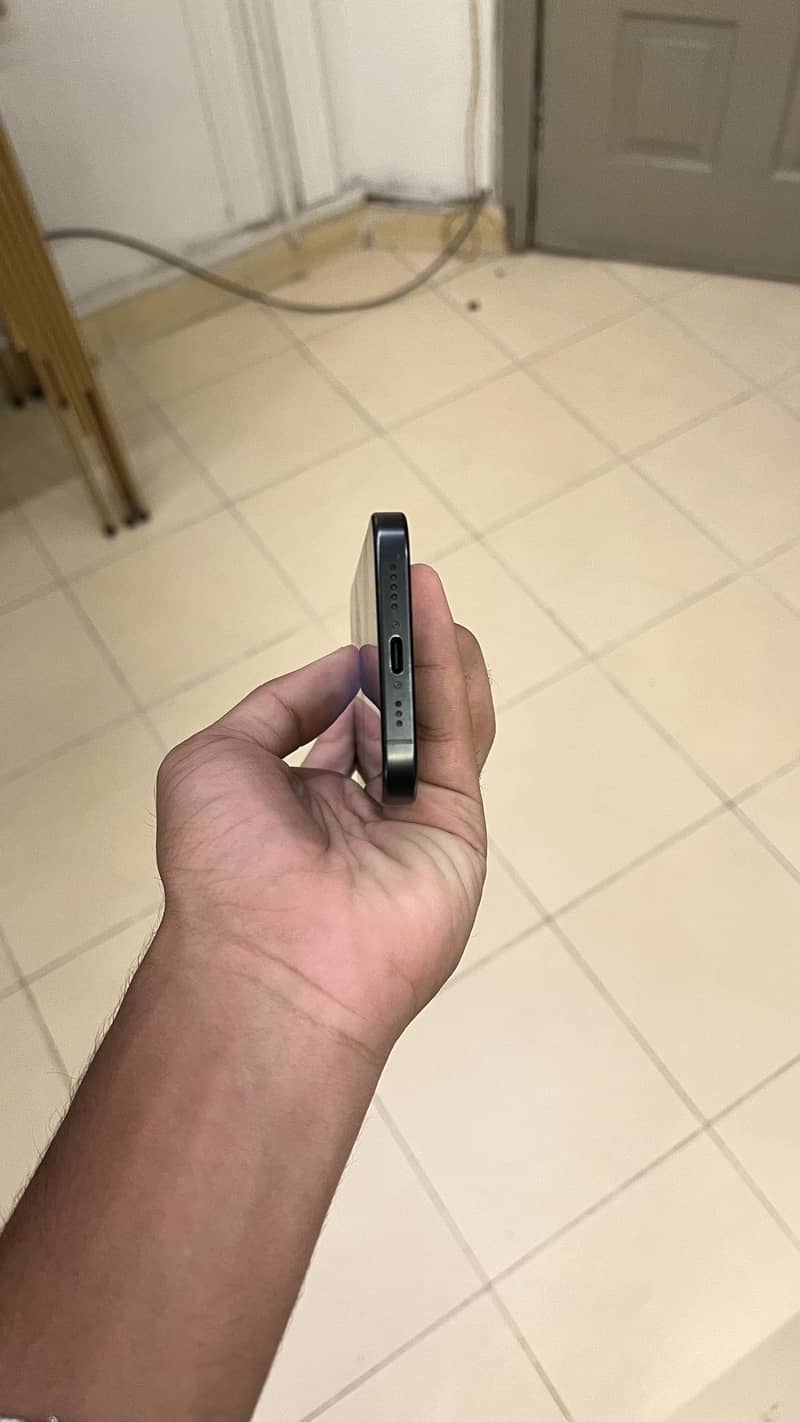 Apple iPhone 15 Pro 3