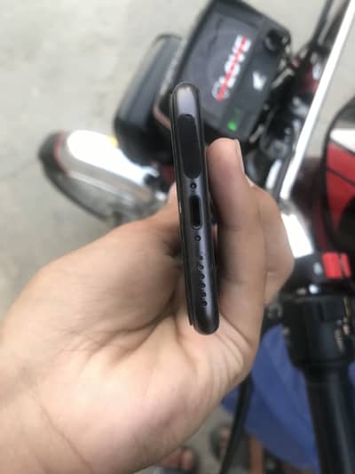 Apple iPhone 8   Exchange other pta device