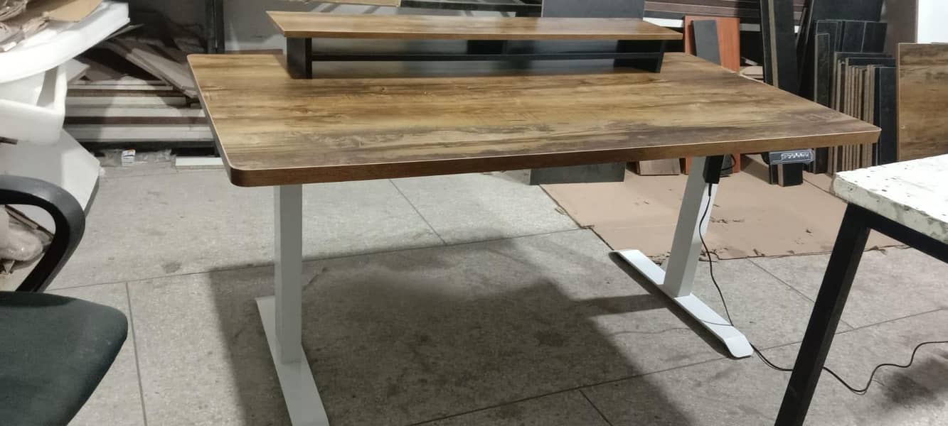 Standing Desk/Height adjustable 15