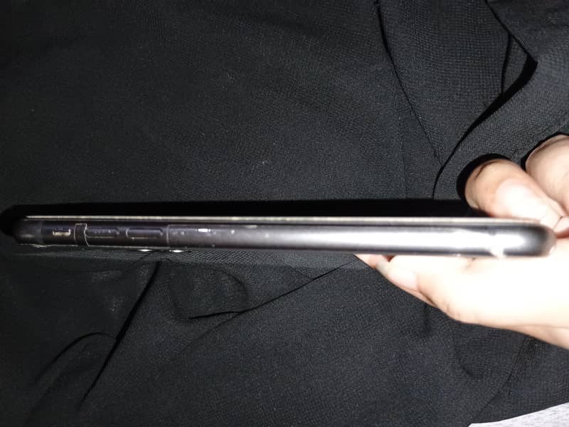 Apple iPhone 11 3