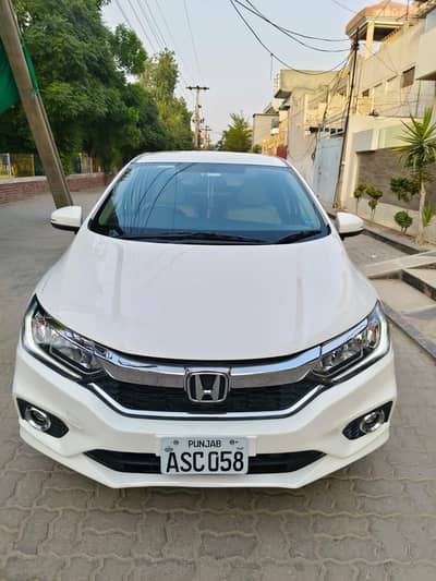 White Honda City 1.2 prosmetic