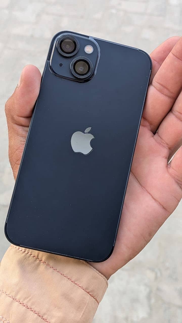 Apple iPhone 13 1