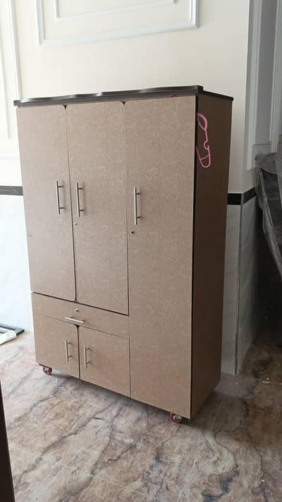 Fully functional wardrobe