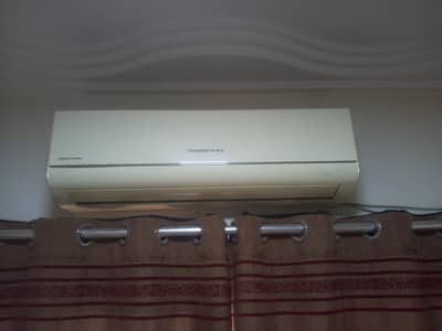 Split AC 1 ton non-inverter mint condition