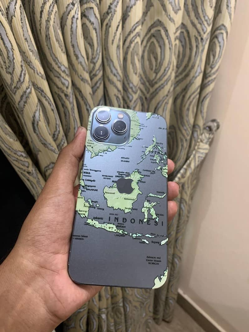 APPLE IPHONE 13 PRO MAX 1