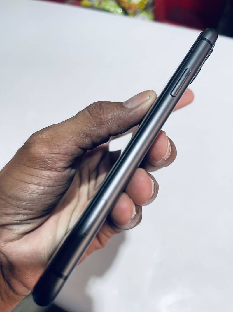 Apple iPhone 11 128gb only faceid off 9