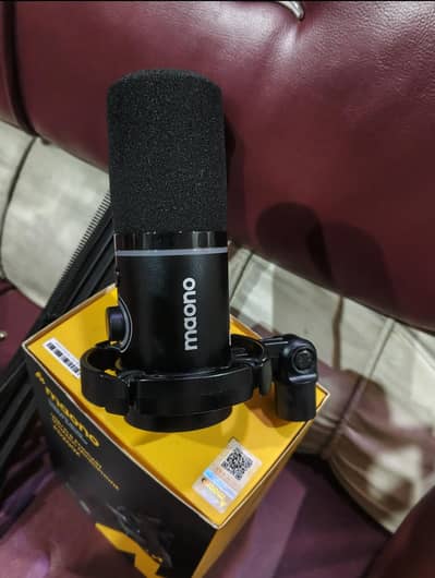 Maono PD200X USB/XLR Dynamic Microphone - Like New with Box