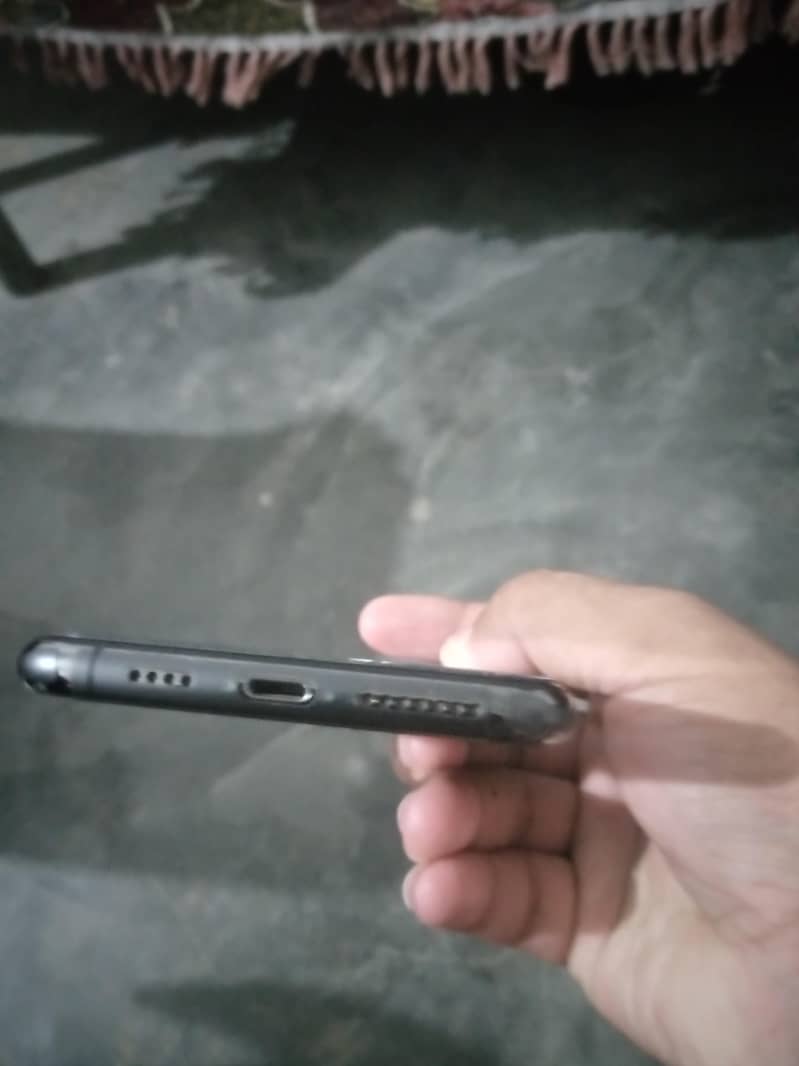 iPhone 11 Pro Max 3