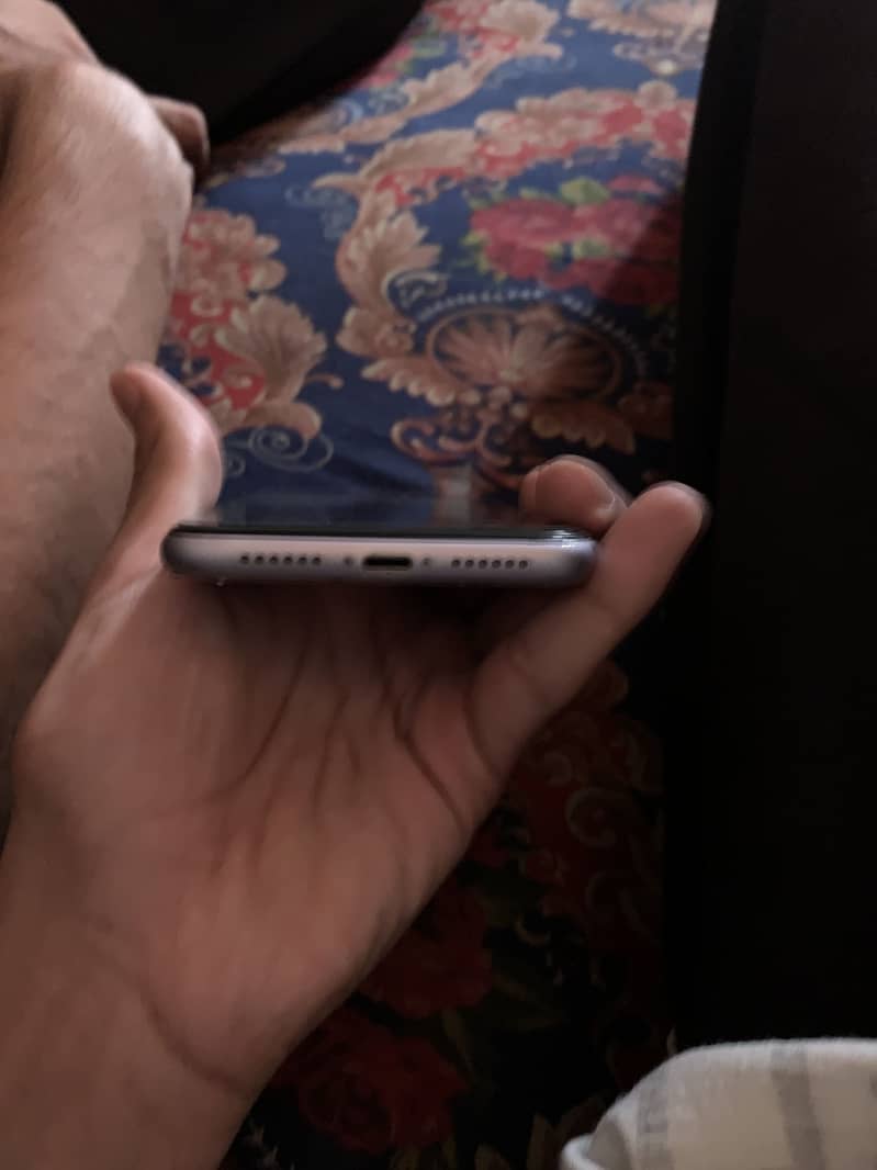 Iphone 11 4