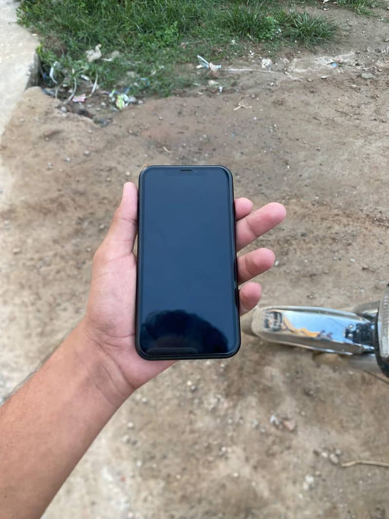 Apple iPhone XR 1