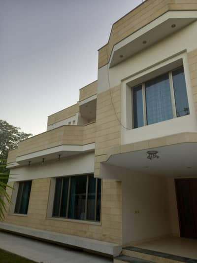 1000 Square Yards Ground Plus 1 Bungalow Well Maintained With Huge Car Parking For COMMERCIAL Use