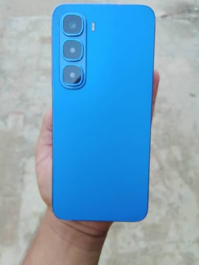 Infinix hot 60i blue 10/10 condition