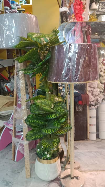 lamps & decor items available