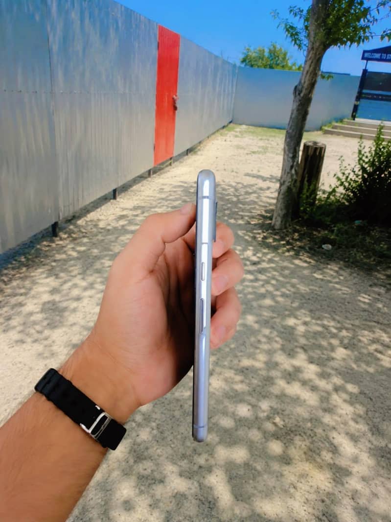 Google Pixel 7a 4