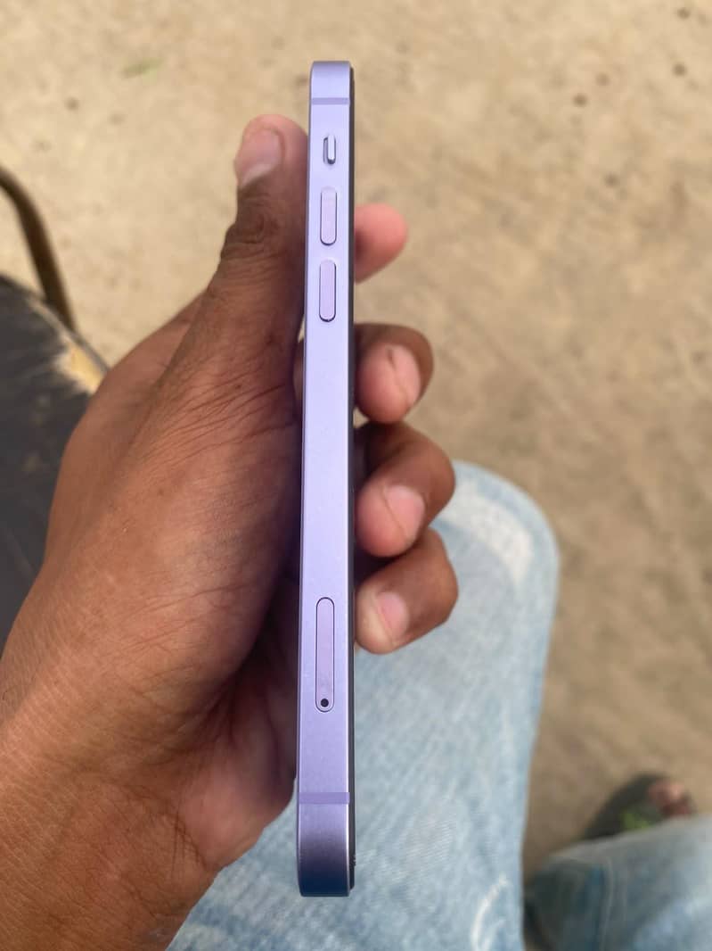 Apple iPhone 12 3