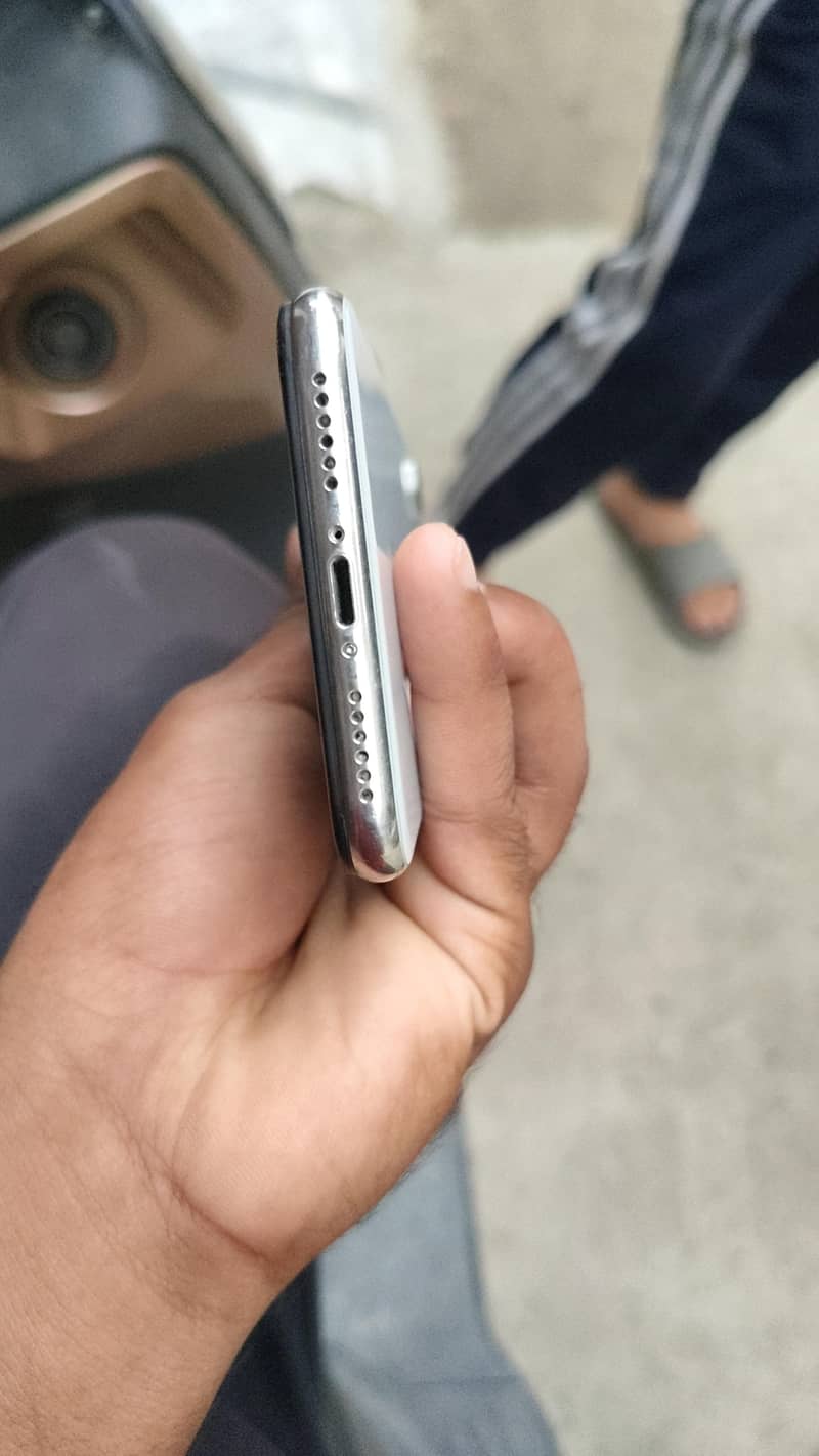 Apple iPhone X 2