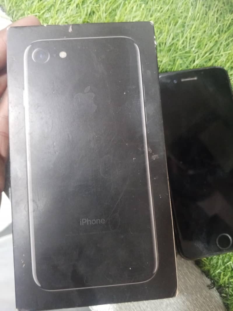 Apple iPhone 7 1