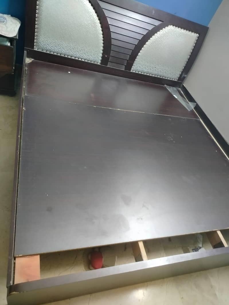 Bed king size 2