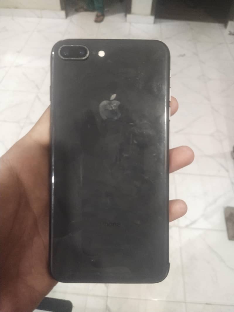 Apple iPhone 8 Plus 0