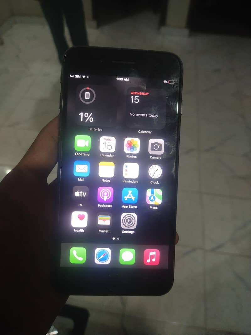 Apple iPhone 8 Plus 1