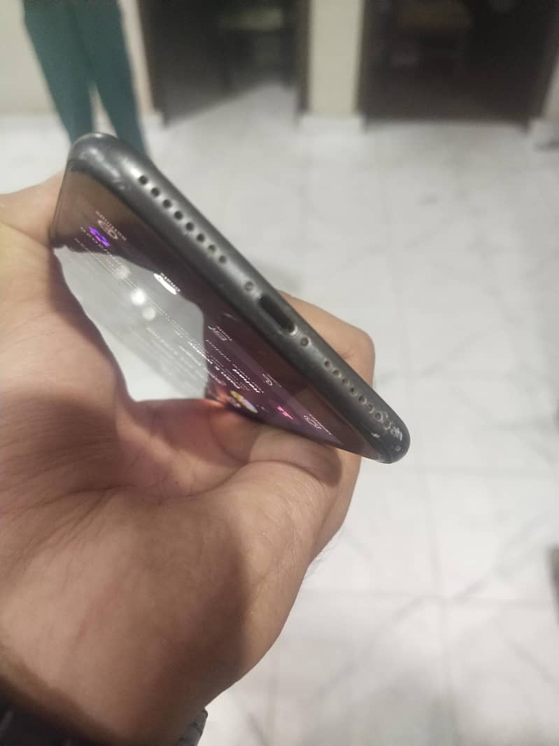 Apple iPhone 8 Plus 4
