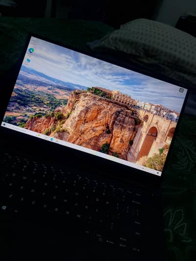 Dell Precision 5520 4K / i7 7th Gen / 8GB RAM / 256GB SSD
