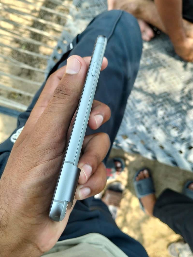 google pixel 8 4