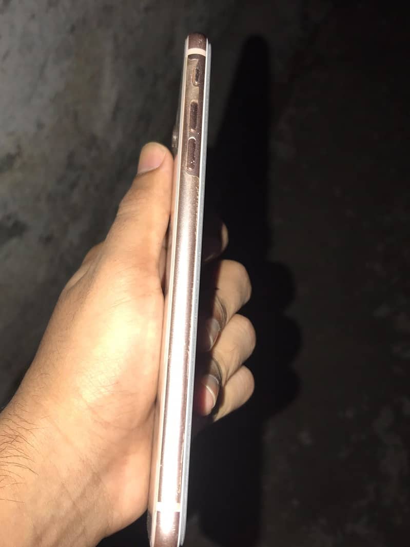 Apple iPhone 8 Plus 3