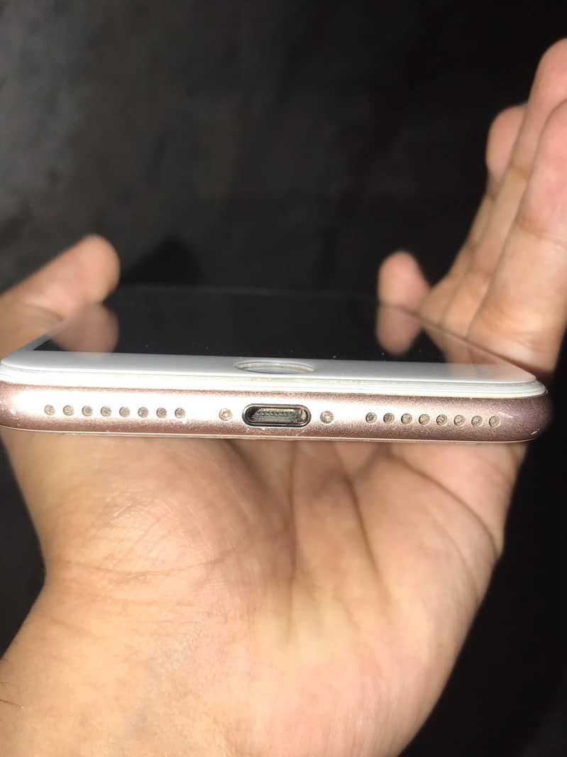 Apple iPhone 8 Plus 4